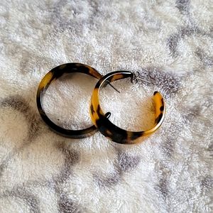🍀2 for $15🍀 Small Resin hoop earrings